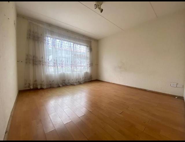 2 BEDROOM TOWNHOUSE FOR SALE IN VORNA VALLEY
